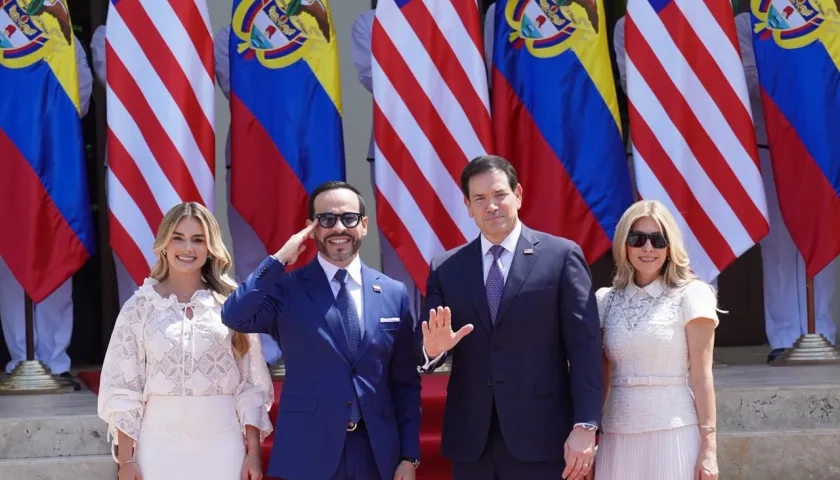 La primera dama Ana Lucía Pineda; el Presidente de la República, Abelardo De La Espriella; el secretario de Estado de Estados Unidos, Marco Rubio, y su esposa Jeanette Dousdebes Rubio.