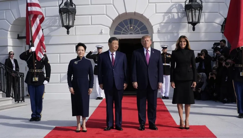 El presidente de Estados Unidos, Donald J. Trump, y la primera dama, Melania Trump, reciben al presidente de China, Xi Jinping, y a la primera dama, Peng Liyuan.