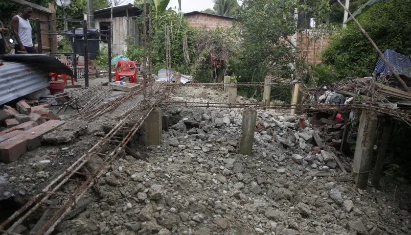 Vivienda afectada por el terremoto en zona rural de Buenaventura. 