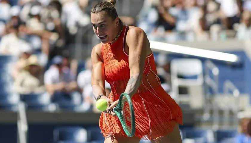 Aryna Sabalenka, número uno del mundo, durante el juego contra Linda Noskova.
