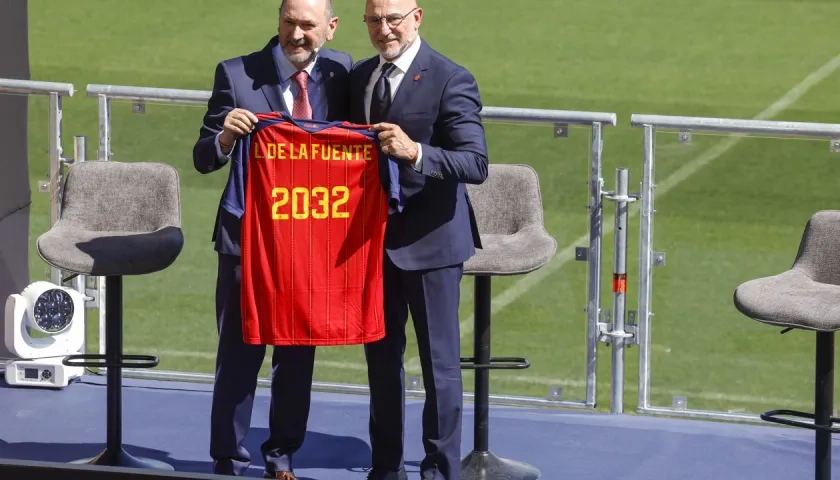 Luis De la Fuente con Rafael Louzán, presidente de la RFEF.