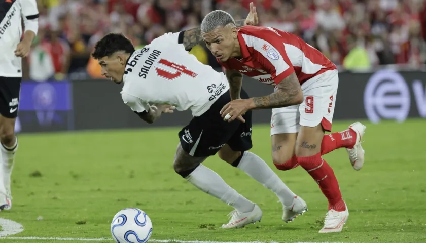 Franco Fagúndez, delantero uruguayo de Santa Fe, durante el partido contra Vasco da Gama.