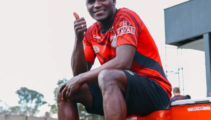 Kevin Viveros, delantero colombiano del Athletico Paranaense.