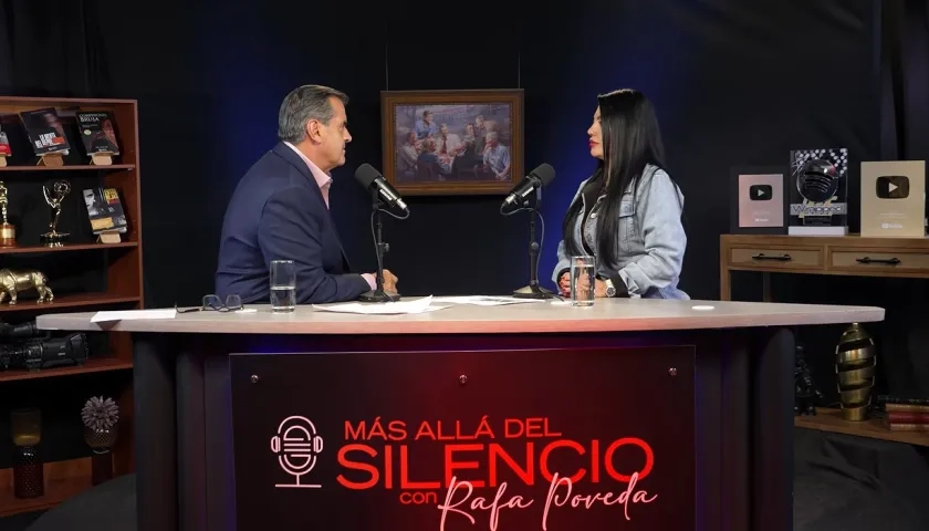 Paulin Karine Díaz en la entrevista concedida a Rafael Poveda. 