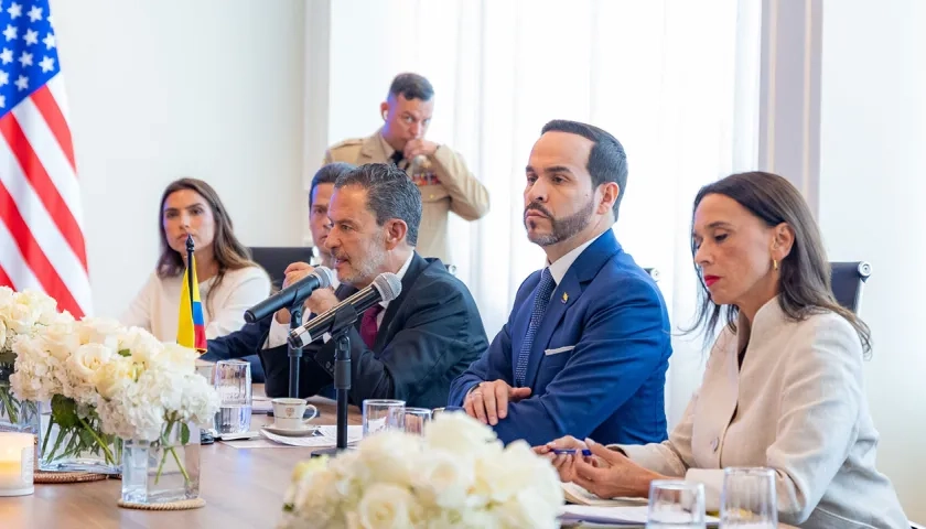 Presidente Abelardo De La Espriella y la Embajadora de Colombia en Washington, María Consuelo Araujo,