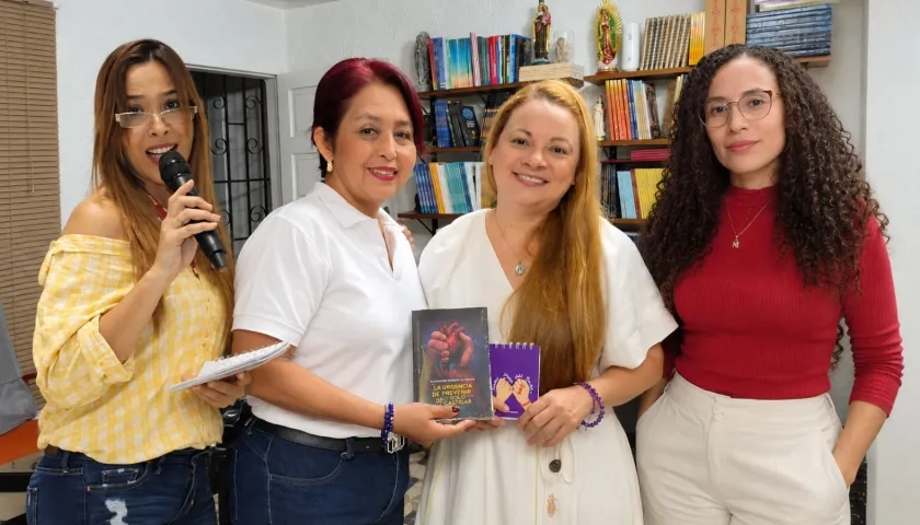 Adriana Acosta,  coordinadora editorial de la revista MaríaMulata; Teresa Romero, enlace de la alcaldía de Soledad; Alejandra Moreno y Dualinis Vásquez.