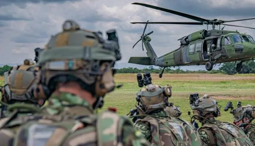 Tropas del Ejército en medio de un operativo. 