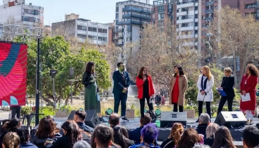 En el encuentro Hola América 2026 se realizarán charlas para conocer nuevas ideas y abrir conversaciones.