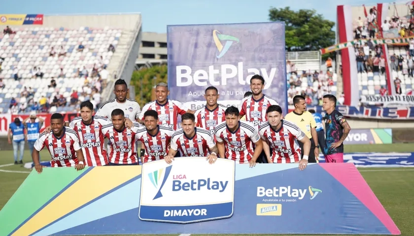 Equipo de Junior formado.