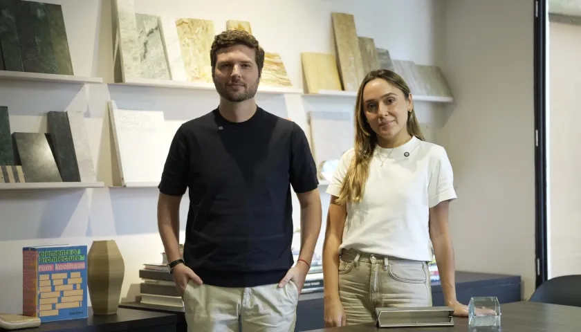 Francisco Ricardo y Catherine Jessurum, representantes de la firma DEB Architecture.