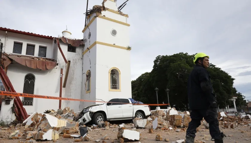Iglesia afectada por el terremoto.