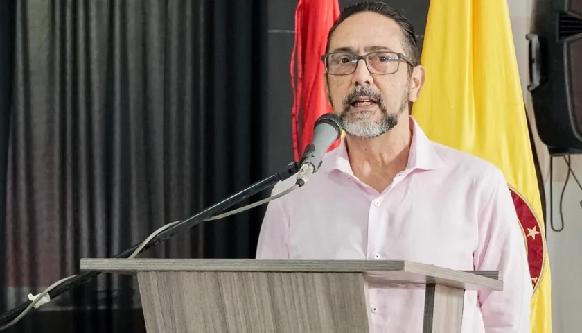 Jorge Senior, rector de la UAC.