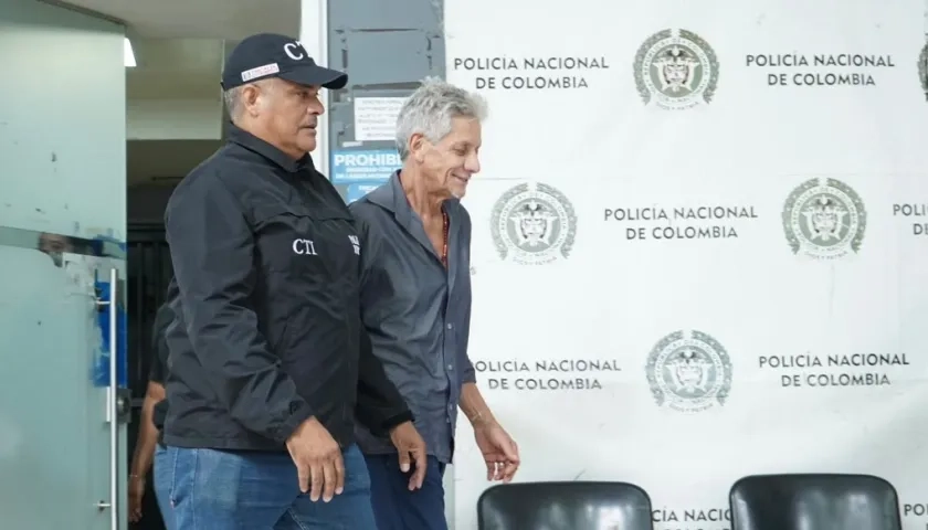 Juan Fernando Álvarez Torres luego de haber sido capturado y conducido a la URI de la Fiscalía. 