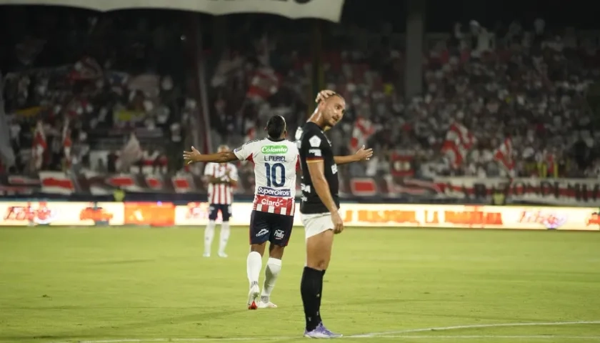 Luis Fernando Muriel se lamenta en una acción de ataque.