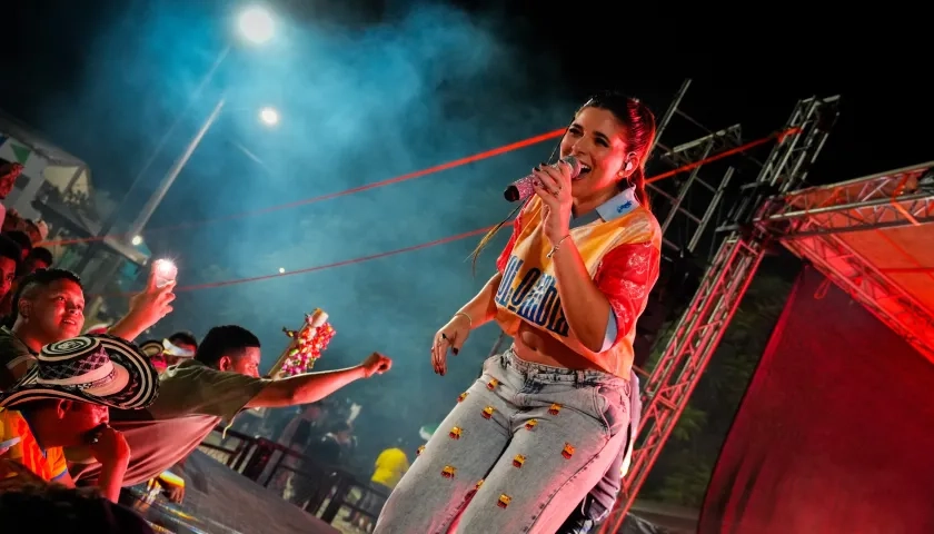 La cantante sincelejana Fer Bustillo.