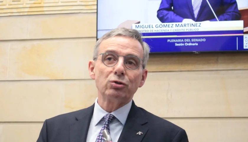 El ministro de Hacienda y Crédito Público, Miguel Gómez Martínez.