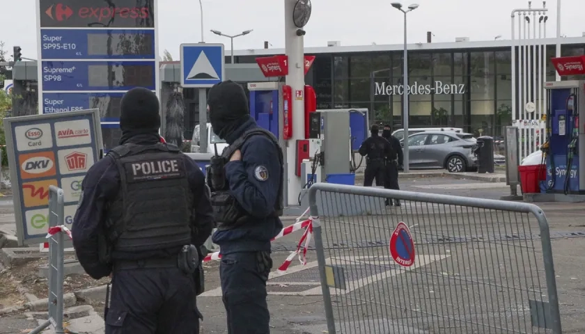 Estación de servicio en Trappes, al suroeste de París.