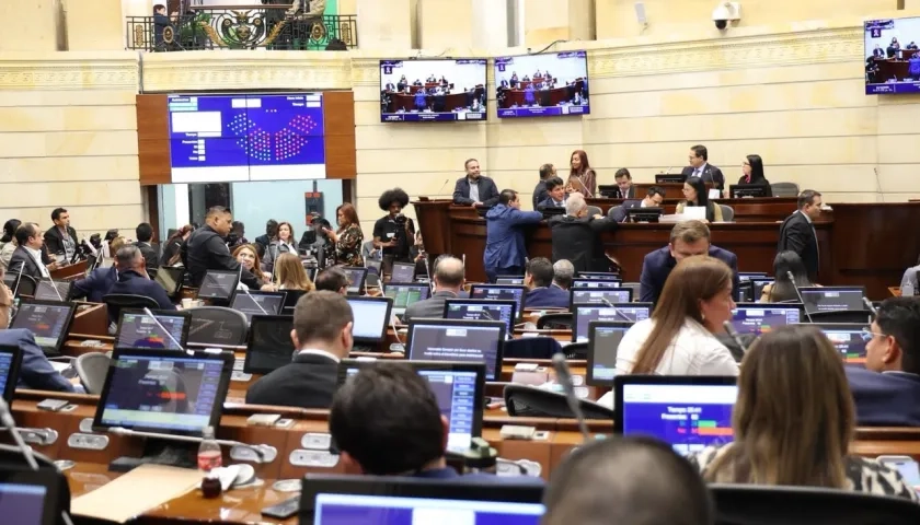 Plenaria del Senado durante la noche de este lunes.