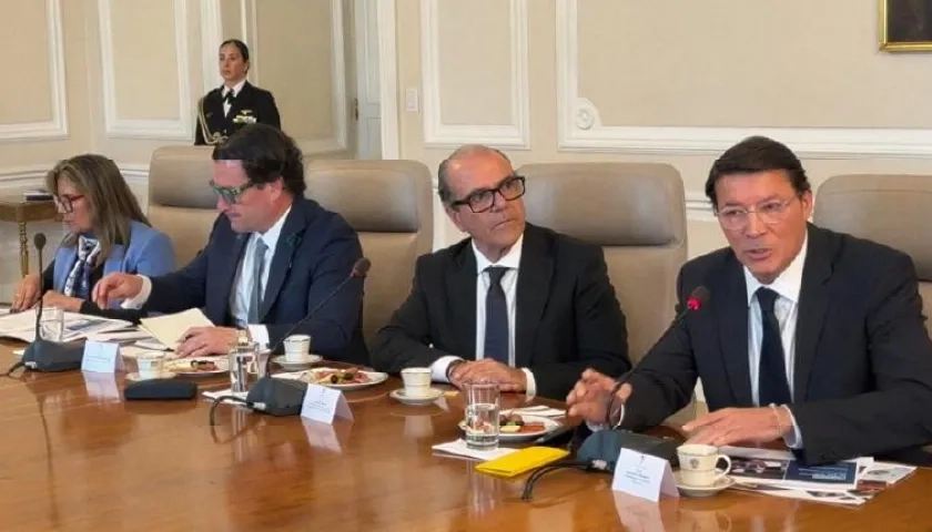 La Fiscal General, Luz Adriana Camargo; el ministro de Justicia, Iván Cancino; y el Registrador, Hernán Penagos.