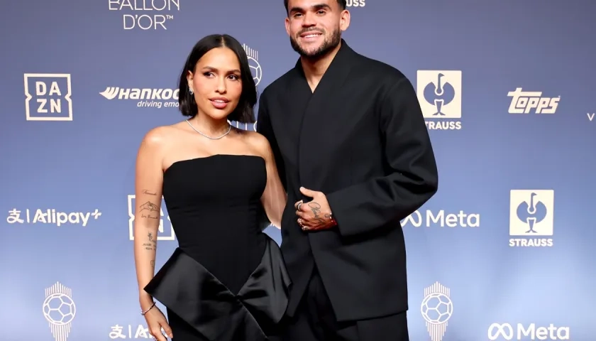 Luis Díaz y su esposa Gera Ponce en la ceremonia de entrega del Balón de Oro.