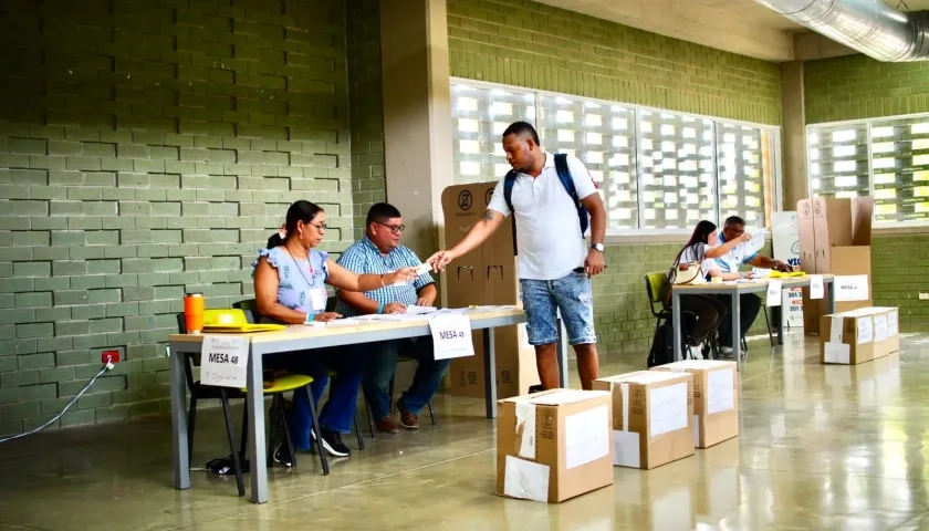Aspecto de la jornada electoral en Uniatlántico.
