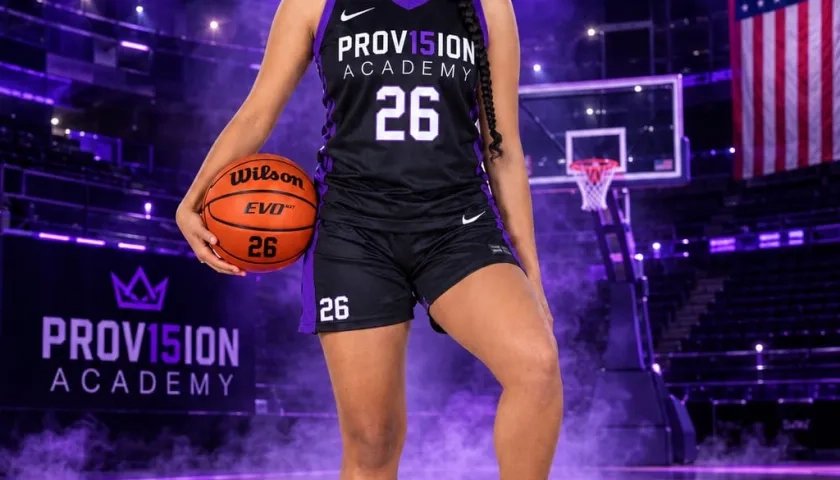Jhara Coneo, con el uniforme de Prov15ion Academy.