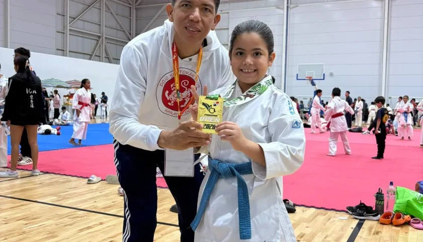Emma Espejo Askar ganó medalla de oro en la modalidad kata.
