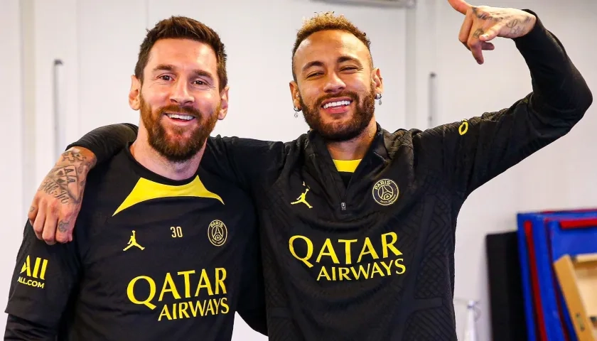 Lionel Messi y Neymar cuando fueron compañeros en el París Saint Germain.