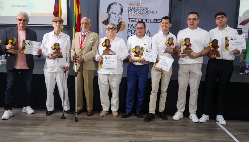 Grupo de ganadores de los Premios de Periodismo Deportivo Tecnoglass–Fabio Poveda Márquez.
