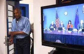 Simpson, de 70 años, sale después de pasar 9 años en la cárcel por un robo.