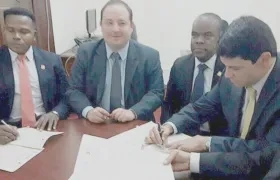 Senador Fernando Nicolás Araújo.