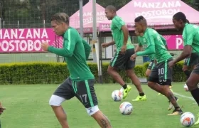 Dayro Moreno se mide a pulso con Yimmi Chará por ser el goleador del campeonato.