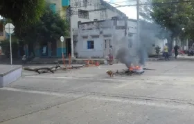 Carrera 33 con calle 44, lugar donde se presenta el bloqueo.