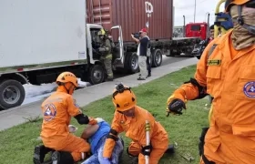 Bomberos, Defensa Civil, el Sistema Nacional de Gestión del Riesgo y la Fuerza Pública  hicieron presencia en el lugar para mostrar una reacción inmediata.