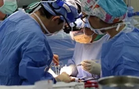 El estudio sugiere que someterse a esa operación después del mediodía rebaja hasta en un 50 % el riesgo de sufrir complicaciones cardíacas.