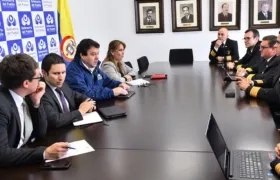 Imagen de la reunión en la Defensoría entre Ministerio de Trabajo y Acdac.