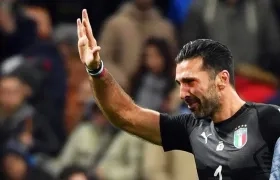 Buffon se despidió de la hinchada desconsolado.