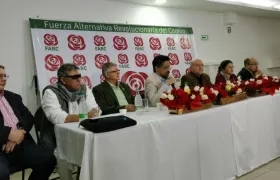 Cúpula de las FARC durante su pronunciamiento sobre el fallo de la Corte