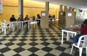 Característica en los puestos: ausencia de votantes.