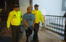 Jonathan Enrique Berdugo Bolaños, cuando era conducido a la URI.