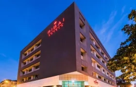 Fachada del hotel Ribai Barranquilla.