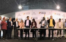 Instantes de la inscripción de la lista al Senado por las FARC.