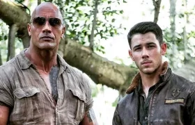 La roca y Nick Jonas protagonizan la película.