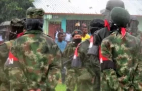 La Fiscalía pidió la captura de tres comandantes del ELN por el secuestro y muerte de un líder indígena.