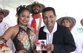 Andrea de Alba, reina del Carnaval de la 44 y Pedro Tapias.