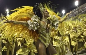 La Escuela de Samba Unidos da Tijuca, en la pasarela de samba.