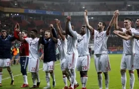 Jugadores del Bayern luego del partido ante el Leverkusen.