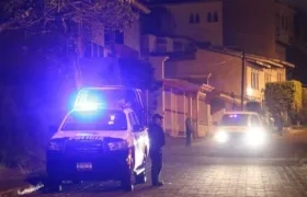 Los cuerpos estaban en una camioneta, con amenazas a las autoridades.