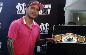 Miguel Cotto con su cinturón. 