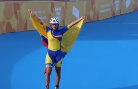 Gabriela Rueda festeja su medalla de oro. 